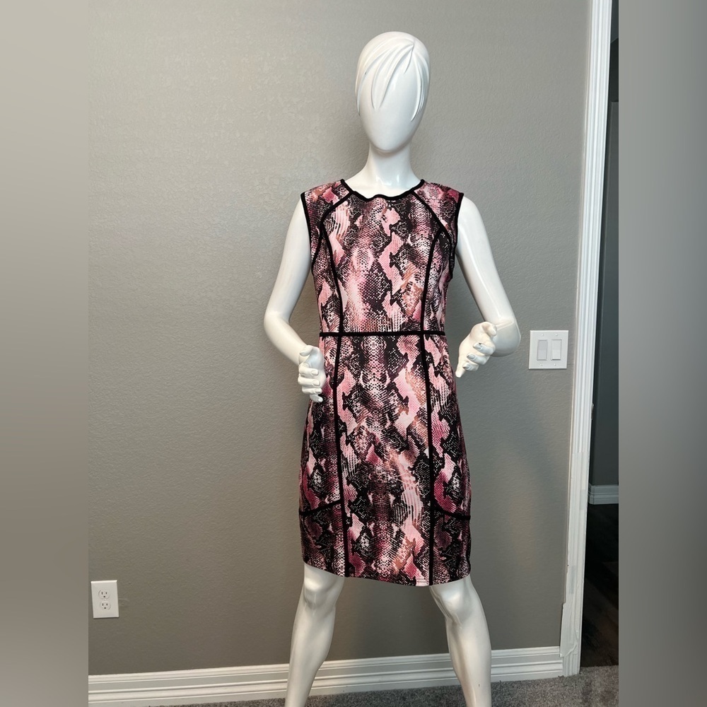 Jennifer Lopez Pink Black Snake Animal
Print Knit Knee Length size 10